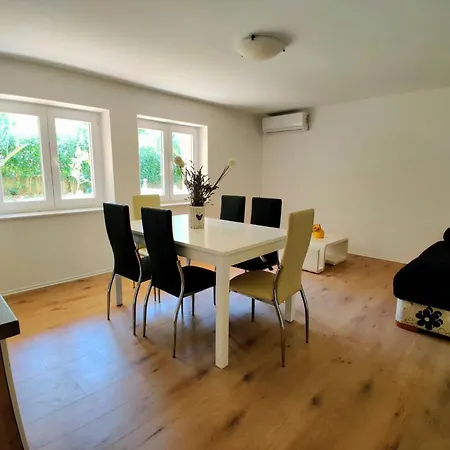 アパート Roko ザダル